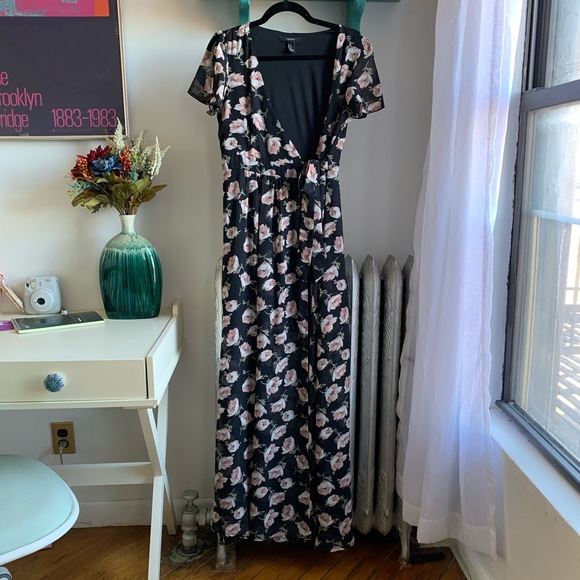 🌸5 FOR $20🌸 Forever 21 black floral wrap dress - Picture 2 of 7